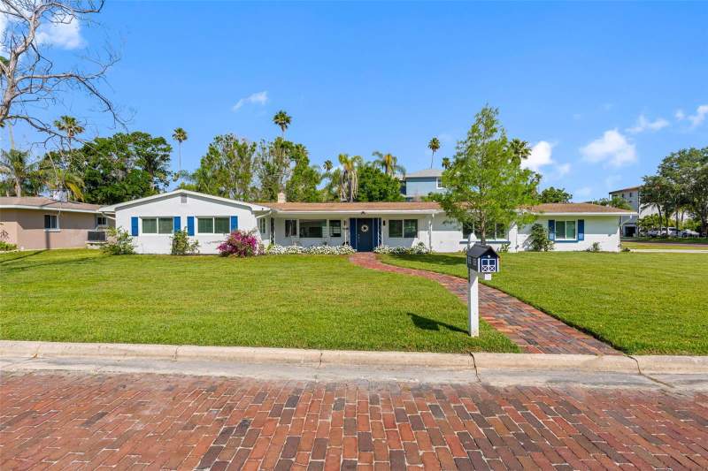 3 bedroom Single Family Residence at 1794 SANTA BARBARA DRIVE, DUNEDIN ISLES 1, DUNEDIN — photo 4