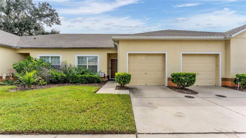 2 bedroom Townhouse at 4275 Winding Vine Drive, Autumnwood Grove Pcls A-D, Lakeland — photo 2