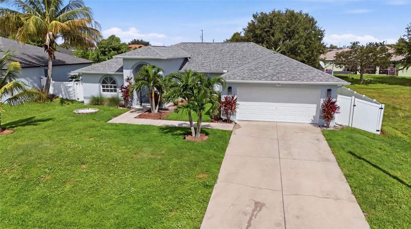 3 bedroom Single Family Residence at 413 NW 17th Place, Cape Coral, Cape Coral — photo 1