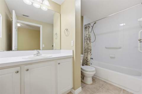 9172 SW 52nd Road #103, Gainesville FL - photo 14 of 31