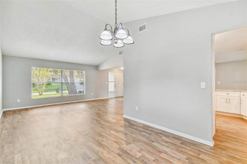 3 bedroom Single Family Residence at 1010 Riflecrest Avenue, Winchester Woods, Valrico — photo 4