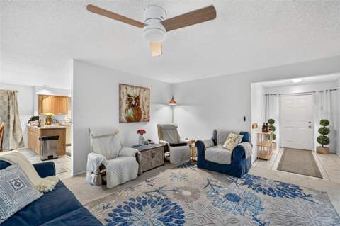 7283 Eleanor Circle, Sarasota FL - photo 7 of 46