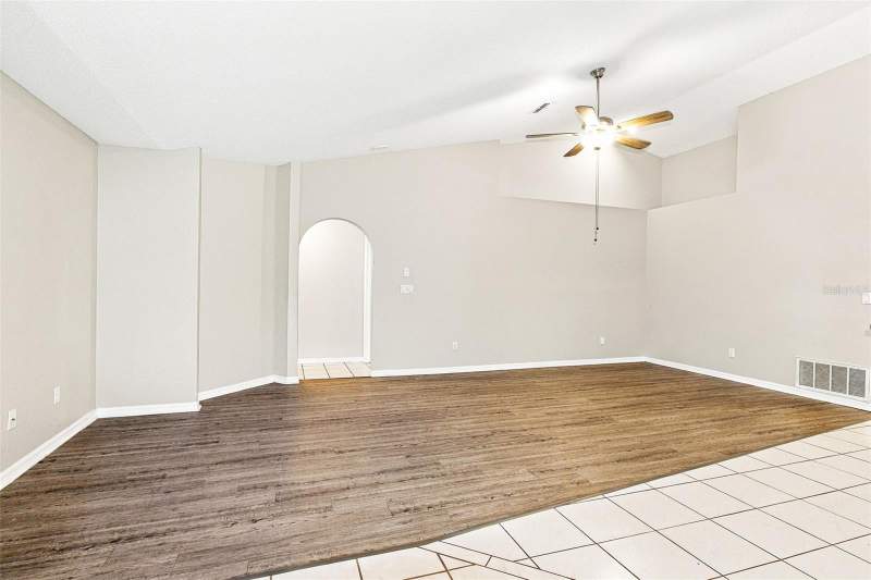 3 bedroom Single Family Residence at 4415 Las Palmas Avenue, Berkeley Manor, Spring Hill — photo 5