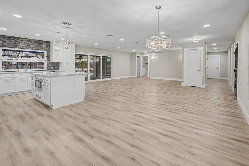 4 bedroom Single Family Residence at 728 Spanish Main Drive, Apollo Beach Unit Two, Apollo Beach — photo 5