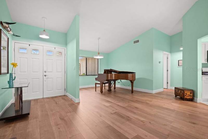 3 bedroom Single Family Residence at 2109 Cypress Point Drive, Cypress Point, Clearwater — photo 5