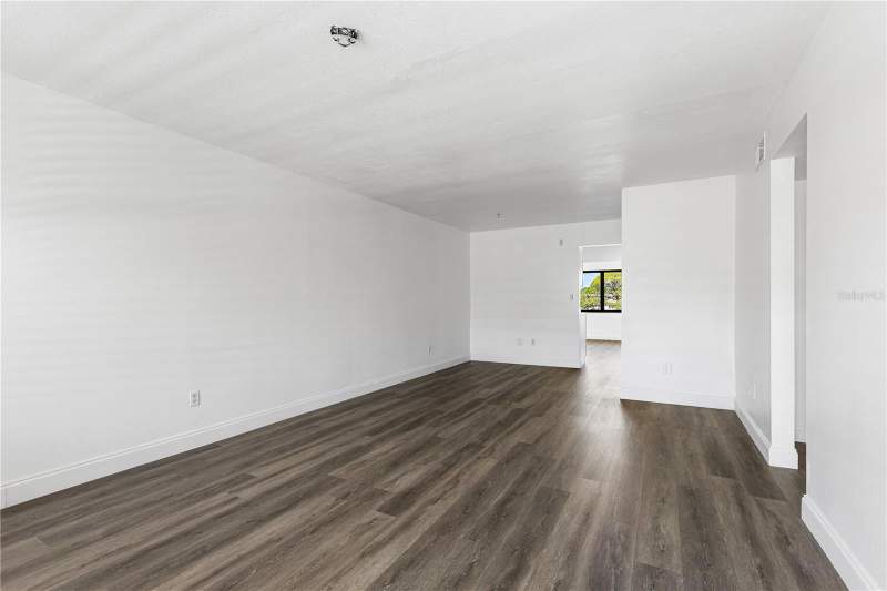 2 bedroom Condominium at 5080 Locust Street #322, Winston Park Northeast, St Petersburg — photo 3