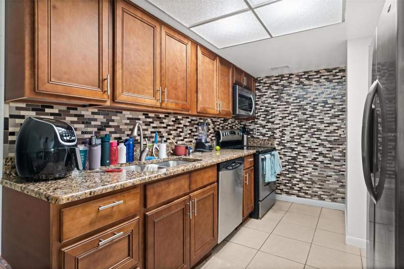 2 bedroom Condominium at 5201 Vineland Road #112, Tamarind, Orlando — photo 5