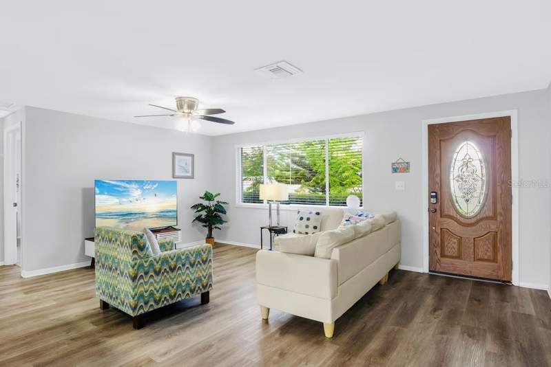 4 bedroom Single Family Residence at 8628 Magnolia Drive, Cross Bayou Estates 1st Add, Seminole — photo 3