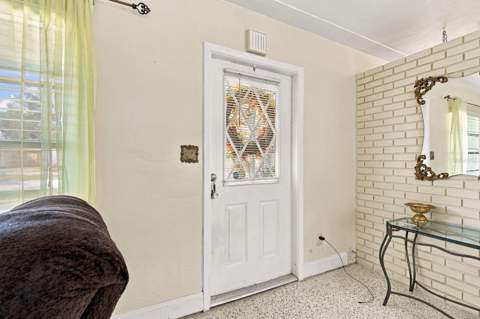 6801 17th Lane, St Petersburg FL - photo 6 of 43