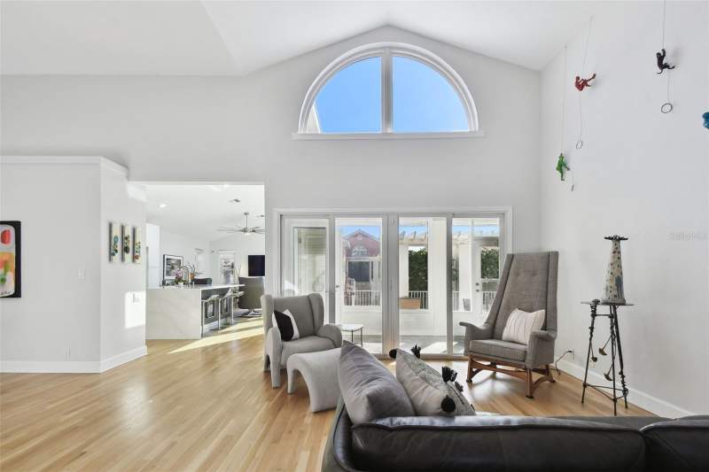 3 bedroom Townhouse at 21 Crescent Place, College Landings Rep, St Petersburg — photo 2