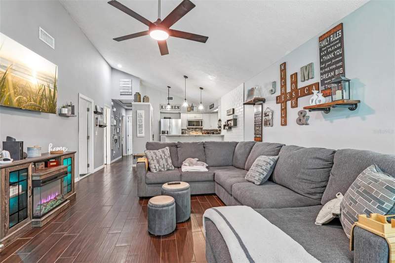 2 bedroom Townhouse at 4001 Bainwood Court, Jasmine Pond, Tampa — photo 5
