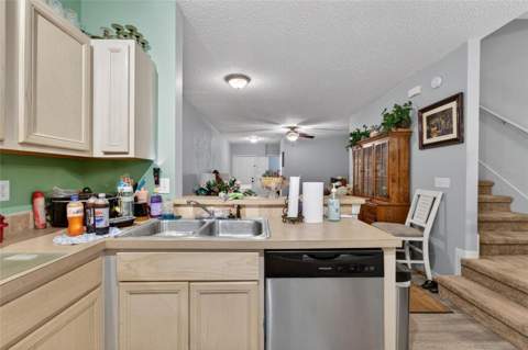 6557 Osprey Lake Circle, Riverview FL - photo 17 of 38