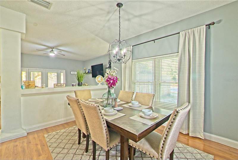 4 bedroom Single Family Residence at 131 Lisa Loop, The Oaks Sub, Winter Springs — photo 5