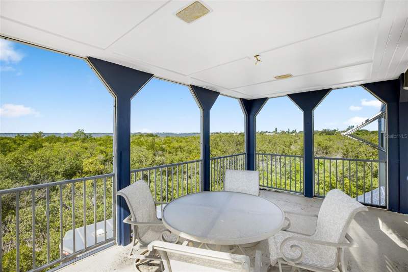 5 bedroom Single Family Residence at 707 40th Street, Gull Cay, Palmetto — photo 2