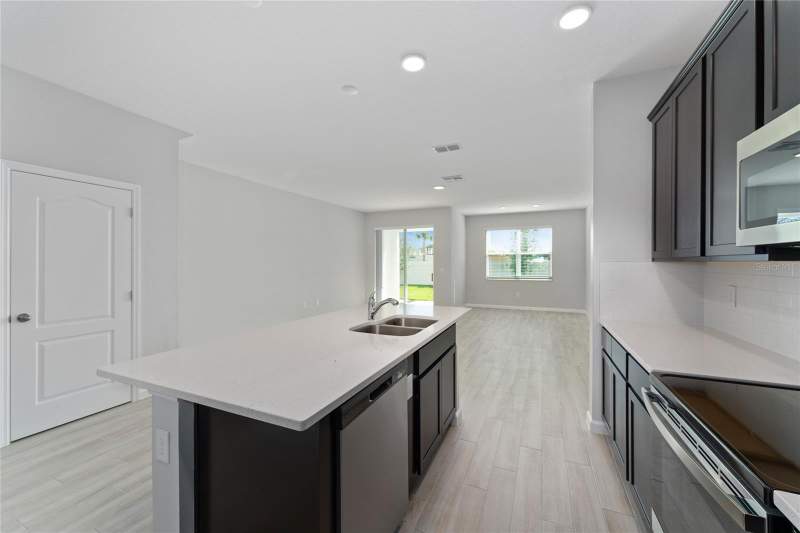 3 bedroom Townhouse at 4656 Campsite Loop, Tyson Ranch Twnhms, Orlando — photo 5