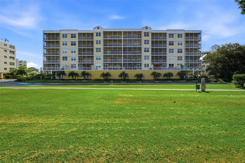 3 bedroom Condominium at 1200 Country Club Drive #4201, Country Club Condo At East Bay, Largo — photo 3