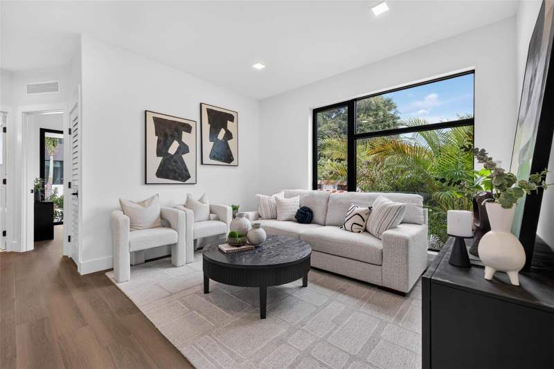 3 bedroom Townhouse at 108 36th Street, Junction Twnhms, St Petersburg — photo 5