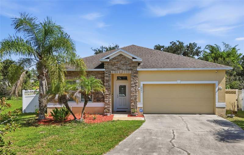 2803 MOONSTONE BEND home for sale in Emerald Lake