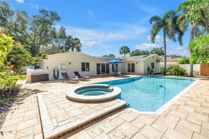 4 bedroom Single Family Residence at 146 Giralda Boulevard, Snell Isle Brightbay, St Petersburg — photo 2