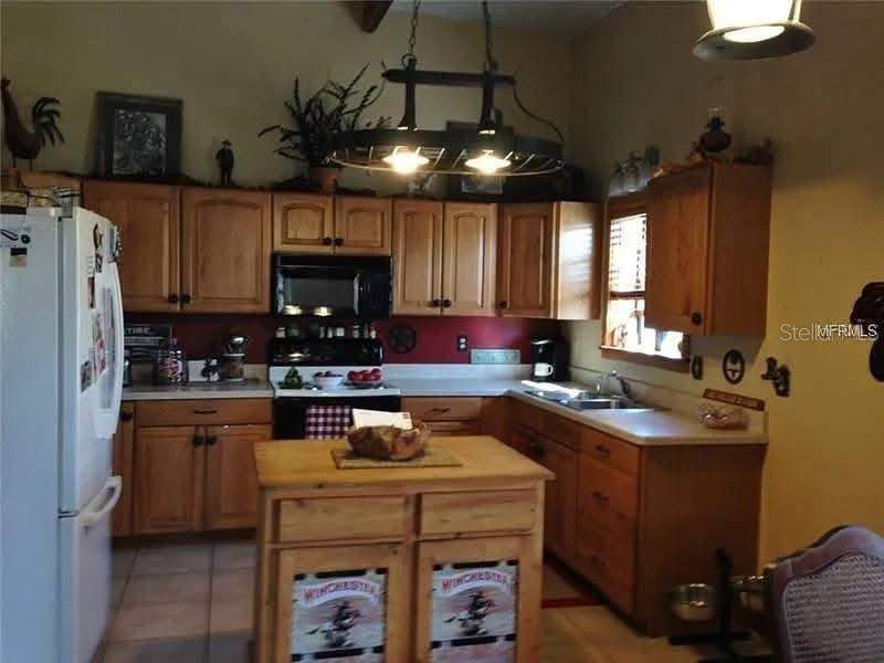 2 bedroom Single Family Residence at 54523 Astor Transfer Station Road, Manhattan Sec 07, Astor — photo 4