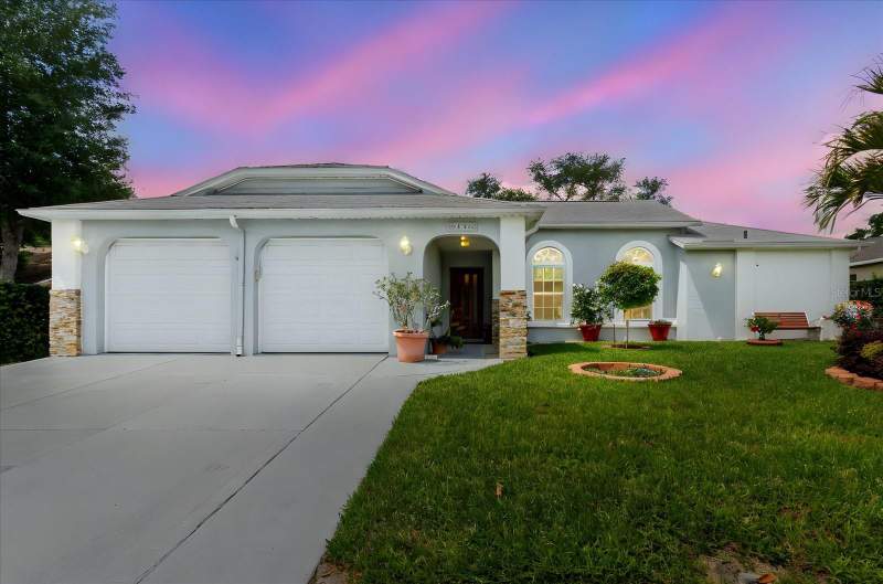 8112 GOLDEN BEAR LOOP home for sale in Orchid Lake Village