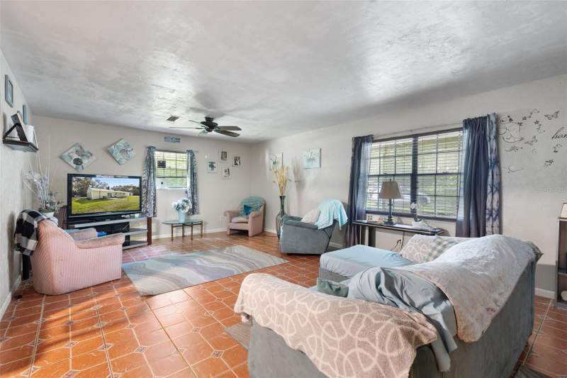 3 bedroom Single Family Residence at 17163 SW 141st Road, Archer, Archer — photo 3