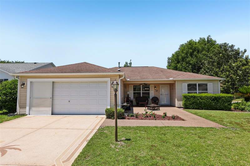 3 bedroom Single Family Residence at 1000 Kenova Avenue, Villages Of Sumter, The Villages — photo 2