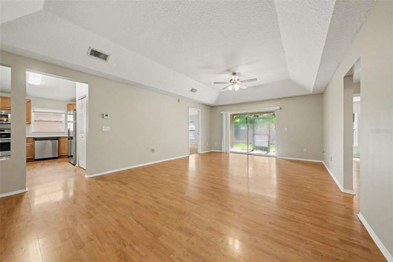 3 bedroom Single Family Residence at 1077 Sugarberry Trail, Alafaya Woods Ph 21B, Oviedo — photo 2