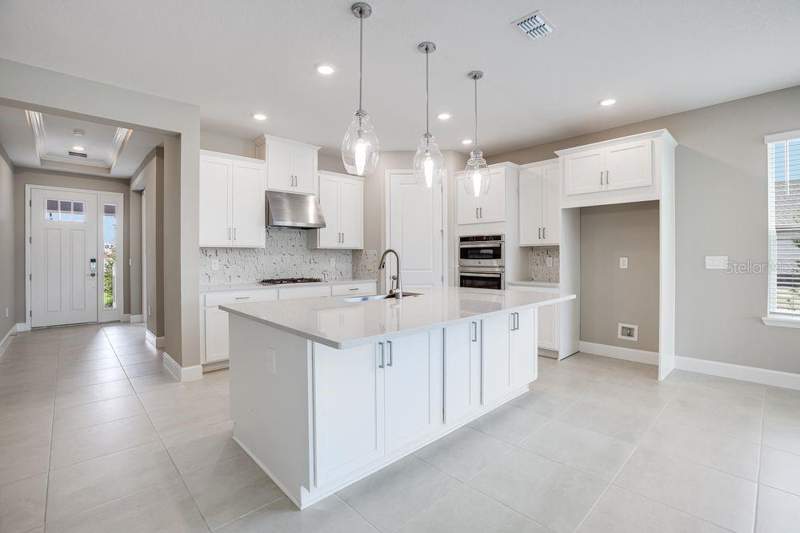 4 bedroom Single Family Residence at 712 Sky Shade Drive, Indigo Creek, Apollo Beach — photo 2