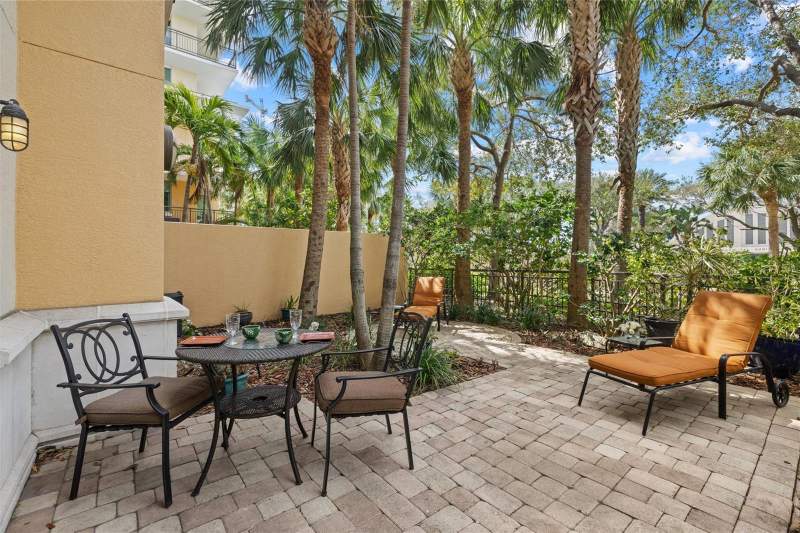 1 bedroom Condominium at 800 N Tamiami Trail #103, Alinari, Sarasota — photo 2