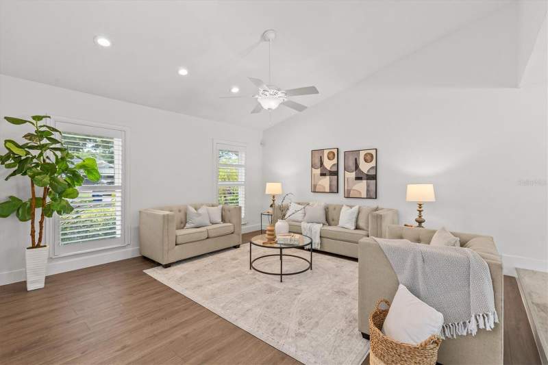 4 bedroom Single Family Residence at 13915 Whisperwood Drive, Feather Sound Custom Home Site, Clearwater — photo 5