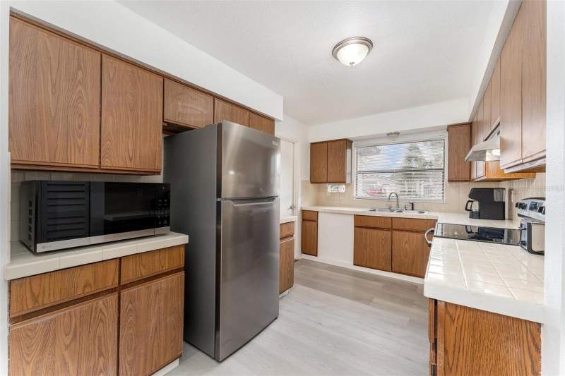 4 bedroom Single Family Residence at 334 Dagama Court, Poinciana Village 1 Nbhd 1 North, Kissimmee — photo 4