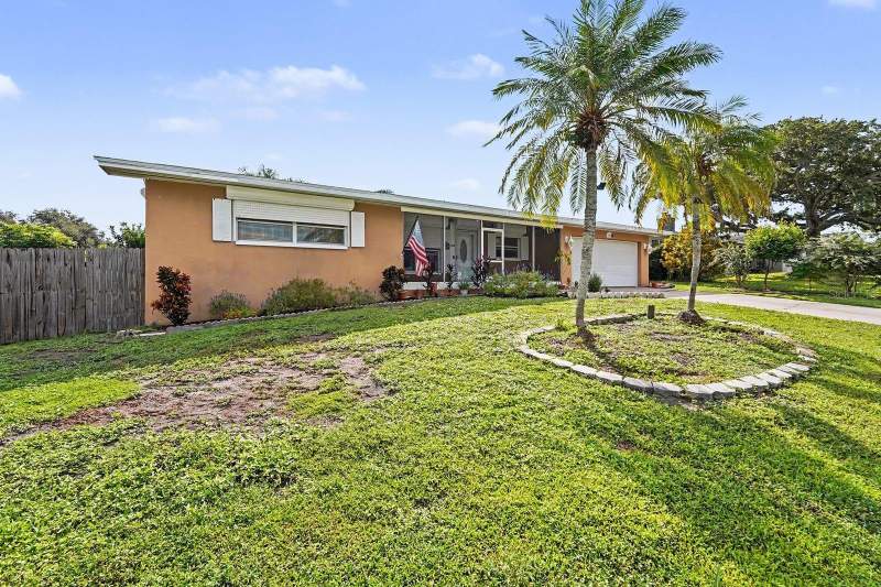 2 bedroom Single Family Residence at 1945 Souvenir Drive, Sunset Lake Estates Unit 2, Clearwater — photo 3