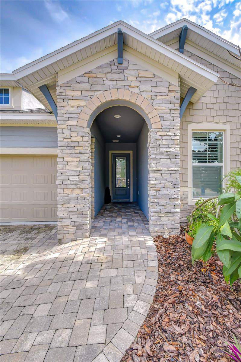 2 bedroom Single Family Residence at 14014 Swallow Hill Drive, Fishhawk Ranch West Ph 3A, Lithia — photo 2