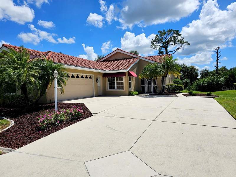 3 bedroom Single Family Residence at 8351 Creekview Ln, Oyster Creek Ph 01, Englewood — photo 1