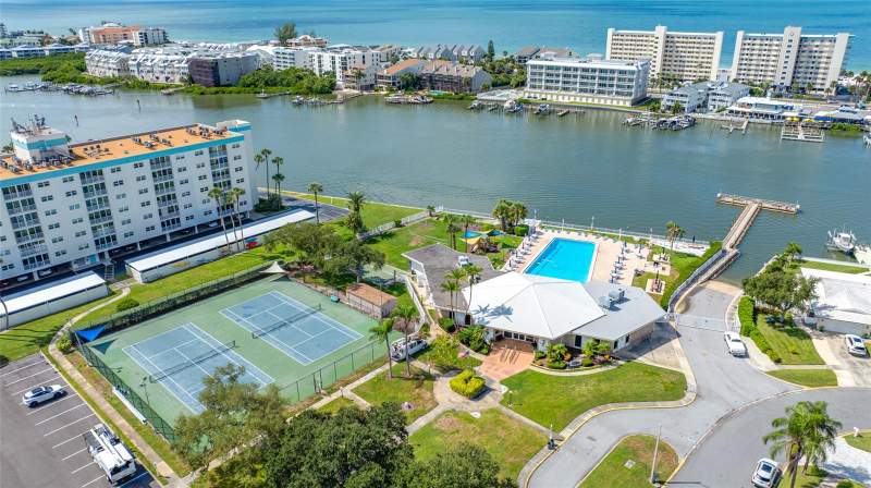 3 bedroom Single Family Residence at 14921 Sovereign Drive, Imperial Point Unit 4A, Largo — photo 4