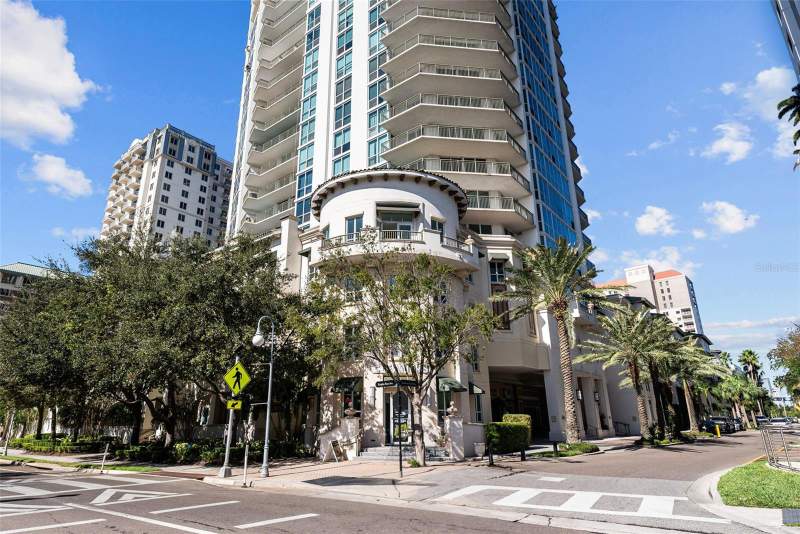 450 KNIGHTS RUN AVENUE #405 home for sale in The Plaza Harbour Island A Con