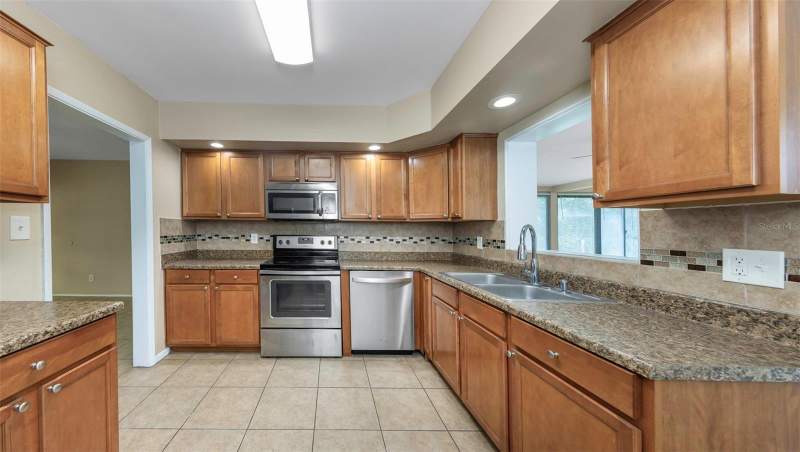 3 bedroom Single Family Residence at 210 S Saturn Avenue, Sky Crest Unit 2, Clearwater — photo 3