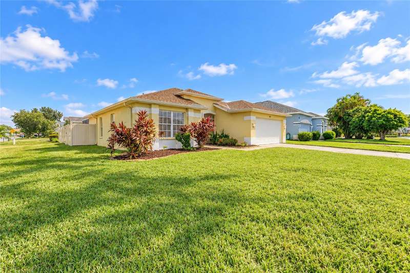 3 bedroom Single Family Residence at 4515 50th Drive, Glenn Lakes Ph 1B, Bradenton — photo 2