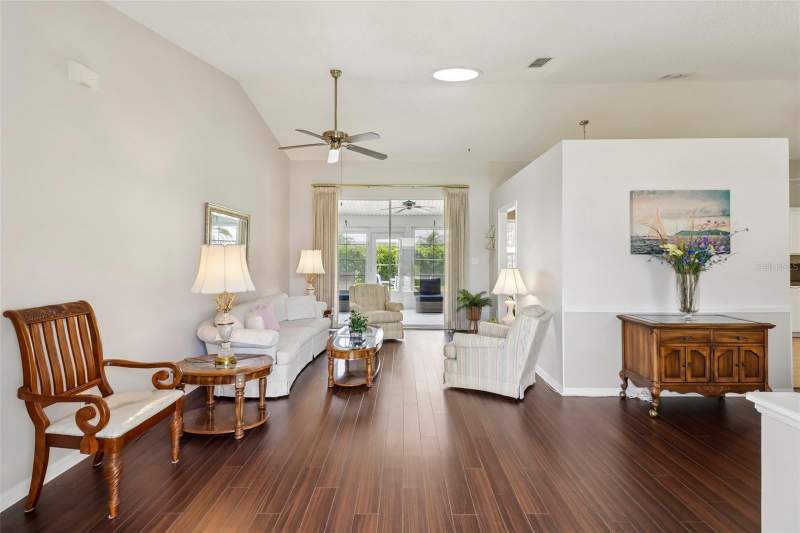 3 bedroom Single Family Residence at 4529 Peach Tree Street, Plantation At Leesburg Glen Eagle Village Tr A-E, Leesburg — photo 2