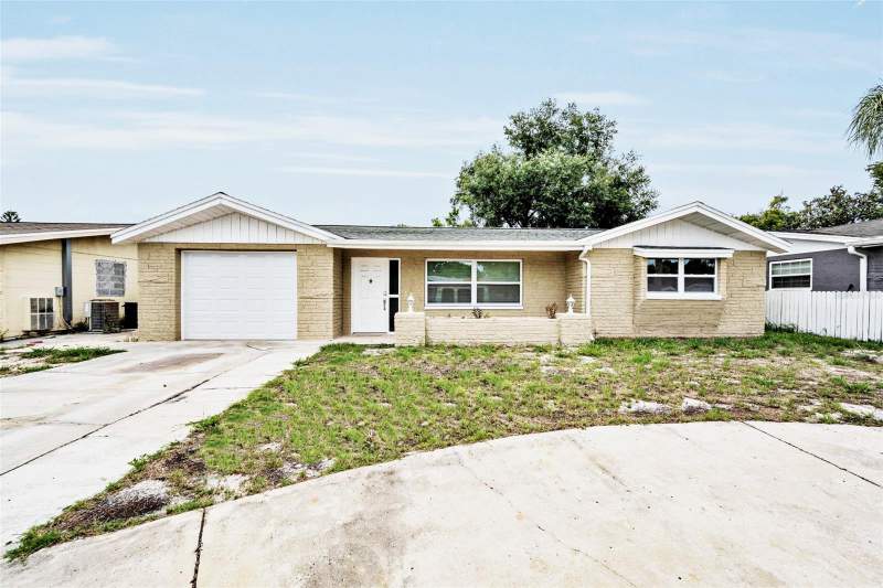 3 bedroom Single Family Residence at 10910 Bridleton Road, Holiday Hill Estates, Port Richey — photo 1