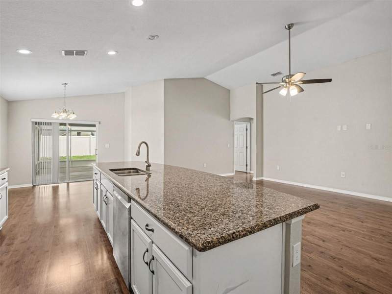 4 bedroom Single Family Residence at 1919 Danes Court, Donovan Trace, Lakeland — photo 4