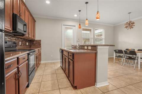 561 Telfair Square Court, Sanford FL - photo 11 of 35