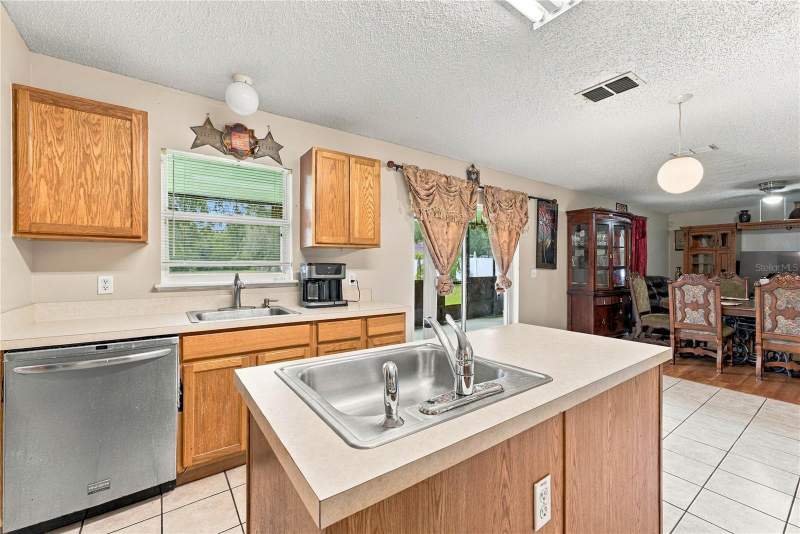4 bedroom Single Family Residence at 2818 Sheila Drive, Pitman Estates, Apopka — photo 4