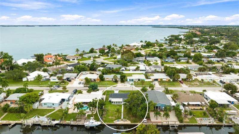 2 bedroom Single Family Residence at 6815 Georgia Avenue, Bayshore Gardens, Bradenton — photo 2
