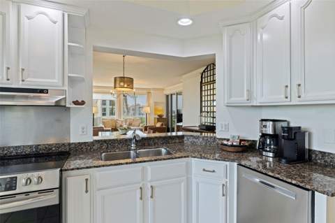 4737 Dolphin Cay Lane #401, St Petersburg FL - photo 6 of 6