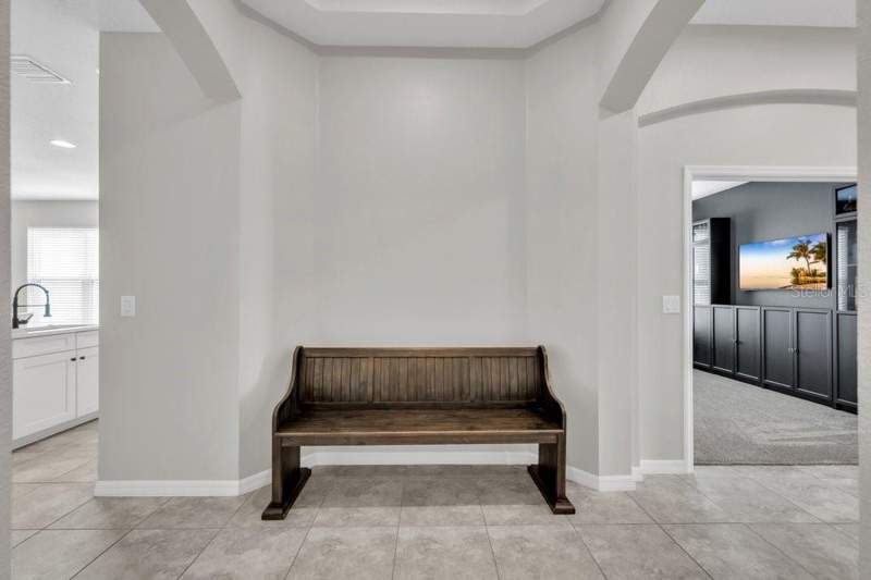 4 bedroom Single Family Residence at 17651 Bright Wheat Drive, Enclave At Channing Park Ph, Lithia — photo 5