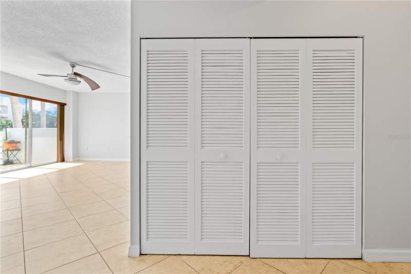 1 bedroom Condominium at 2401 Bayshore Boulevard #212, Harbour House Condo, Tampa — photo 3