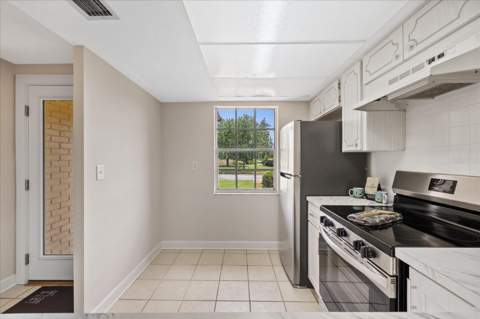 4347 Summersun Drive, New Port Richey FL - photo 13 of 43