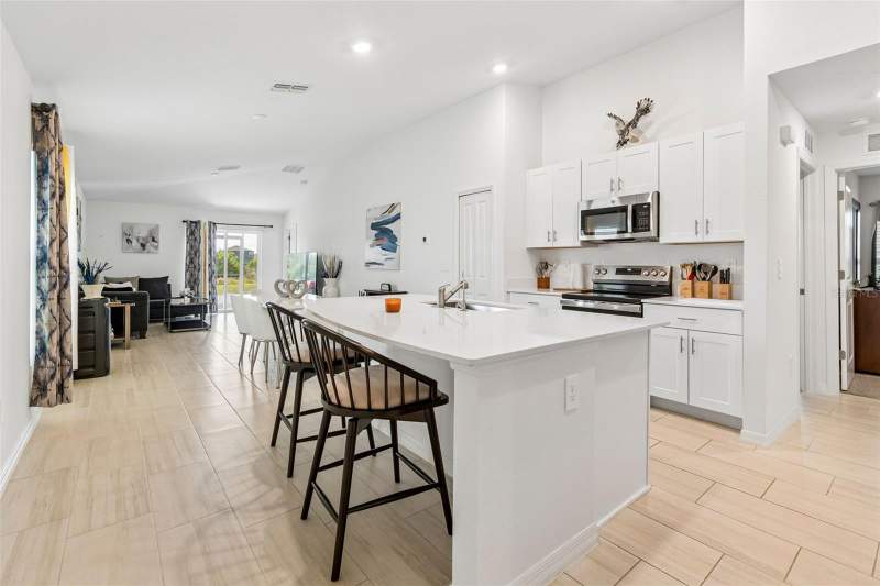 3 bedroom Single Family Residence at 3511 Great Park Ct, Park East Ph 1A, Plant City — photo 3